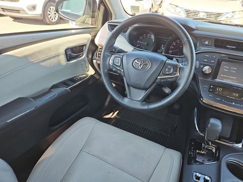 Used 2018 Toyota Avalon Limited image 9
