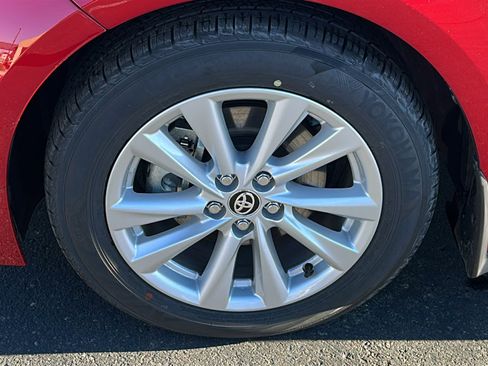 Certified 2025 Toyota Corolla SE image 9