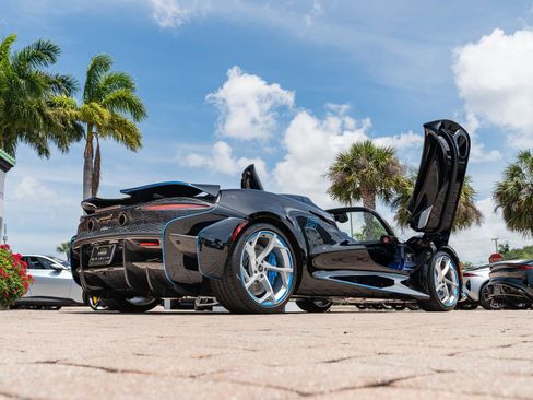 Used 2021 McLaren Elva RWD image 11