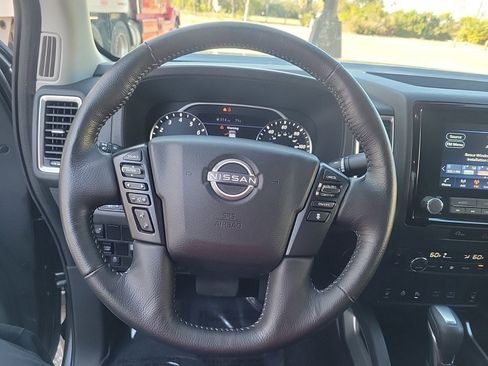 Used 2023 Nissan Frontier SV w/ SV Convenience Package image 23