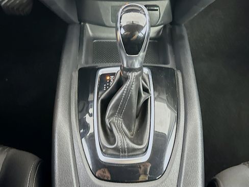 Used 2018 Nissan Rogue SV FWD image 23