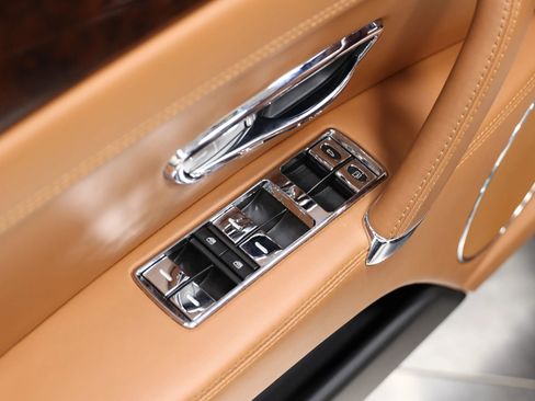 Used 2015 Bentley Flying Spur V8 image 8