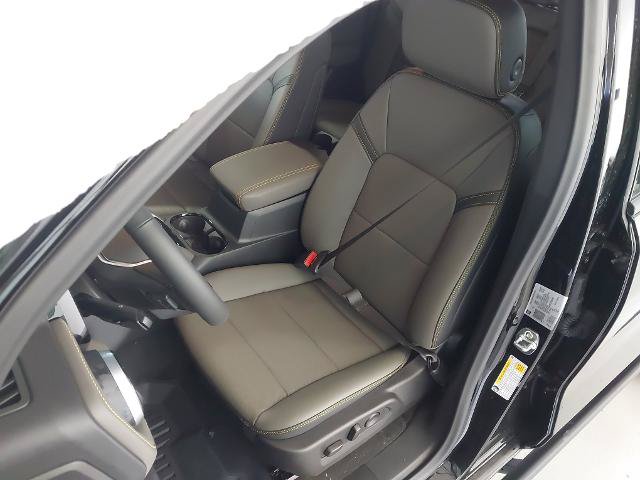 New 2026 Chevrolet Colorado ZR2 w/ Technology Package AWD/4WD image 22