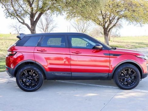 Used 2017 Land Rover Range Rover Evoque SE image 8