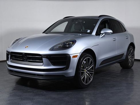 Certified 2026 Porsche Macan AWD/4WD image 1