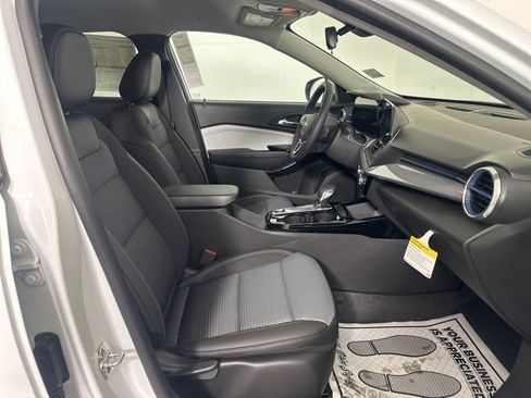 New 2026 Chevrolet Trax LT w/ Driver Confidence Package image 12