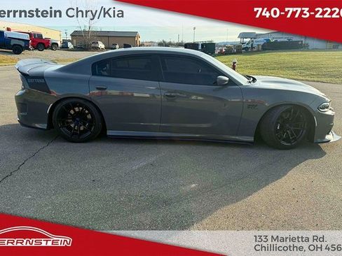 Used 2017 Dodge Charger R/T image 5
