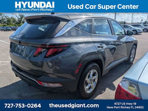 Certified 2022 Hyundai Tucson SE FWD image 2
