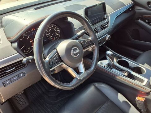 Used 2023 Nissan Altima 2.5 SR FWD image 16