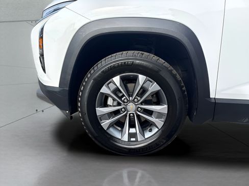 Used 2026 Chevrolet Equinox LT AWD/4WD image 4