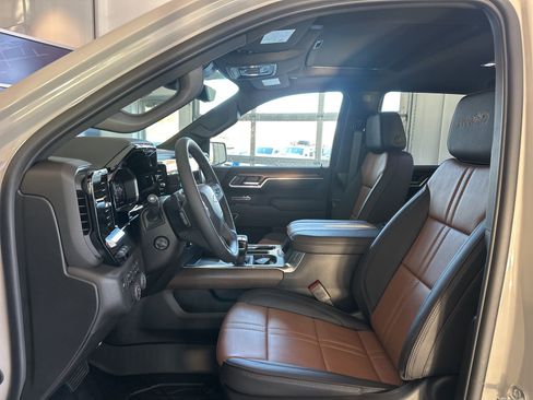 New 2026 Chevrolet Silverado 1500 High Country w/ High Country Premium Package image 16