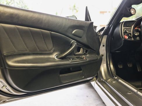 Used 2005 Honda S2000 image 36