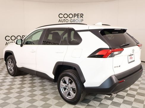 Used 2022 Toyota RAV4 XLE FWD image 21