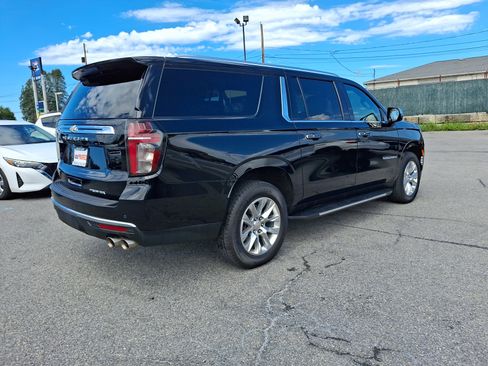 Used 2024 Chevrolet Suburban Premier w/ Premium Package AWD/4WD image 6