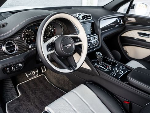 Used 2023 Bentley Bentayga Speed image 31