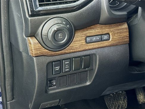 Used 2020 Nissan Titan Platinum Reserve w/ Moonroof Package image 21