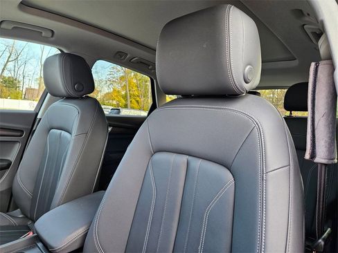 Used 2025 Audi Q5 2.0T Premium image 10