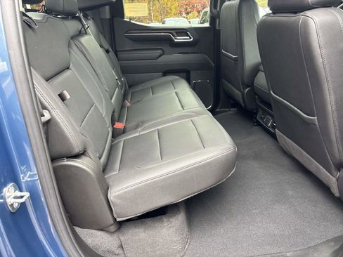 Used 2024 GMC Sierra 1500 SLT image 15