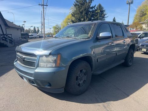 Used 2010 Chevrolet Avalanche LS image 2