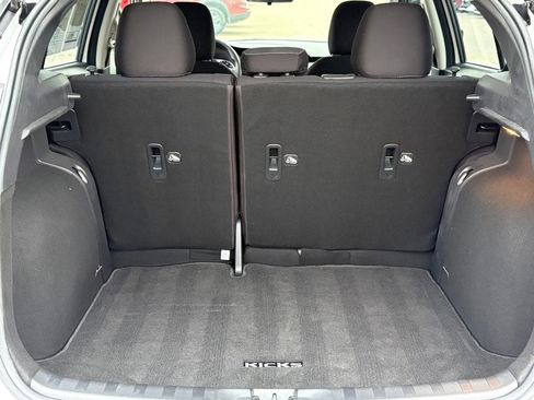 Used 2022 Nissan Kicks S image 38