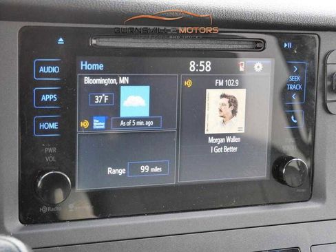 Used 2015 Toyota Sienna LE image 21