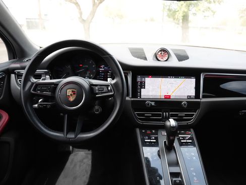 Used 2024 Porsche Macan GTS AWD/4WD image 9