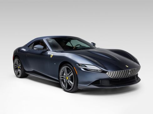 Used 2025 Ferrari Roma Spider RWD image 11