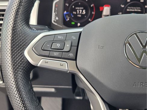 Used 2022 Volkswagen Atlas SEL R-Line AWD/4WD image 27