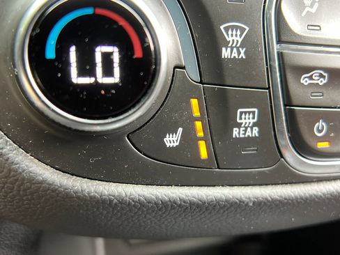 Used 2024 Chevrolet Equinox LT AWD/4WD image 26