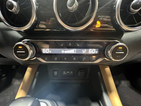 New 2025 Nissan Sentra SV w/ SV Premium Package image 12