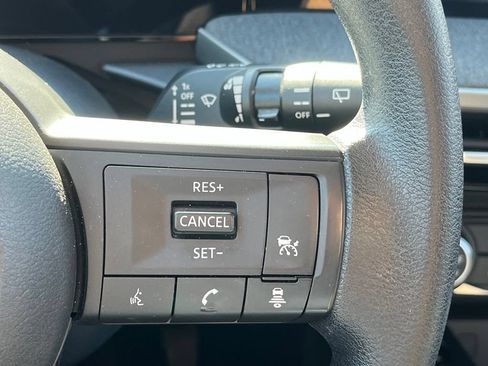 Used 2025 Nissan Kicks SV FWD image 12