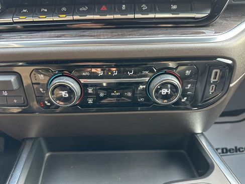 Used 2022 Chevrolet Silverado 1500 LTZ image 24