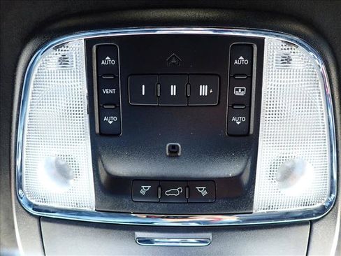 Used 2019 Jeep Grand Cherokee Summit AWD/4WD image 26