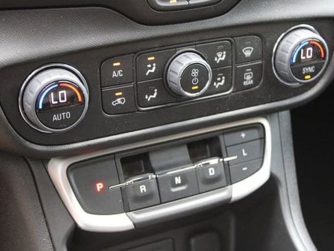 Used 2023 GMC Terrain SLT w/ Tech Package image 25
