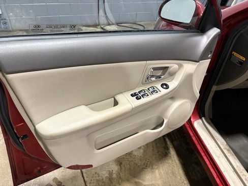 Used 2008 Kia Spectra EX image 20