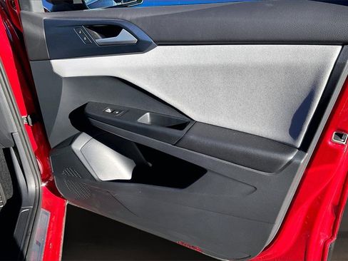 Used 2023 Volkswagen Taos SE w/ Panoramic Sunroof Package image 28