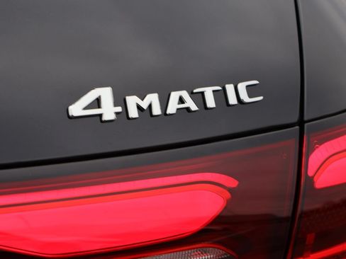 Certified 2026 Mercedes-Benz GLC 300 4MATIC image 9