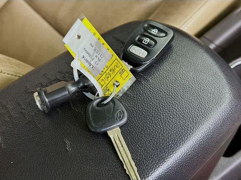 Used 2013 Hyundai Elantra Limited FWD image 21