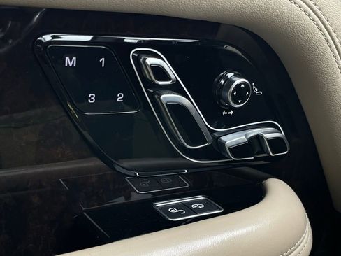 Used 2020 Land Rover Range Rover HSE image 12