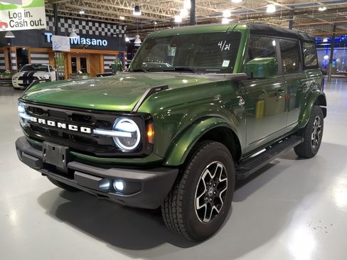Used 2023 Ford Bronco Outer Banks AWD/4WD image 1