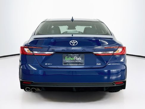 Used 2025 Toyota Camry SE FWD image 7