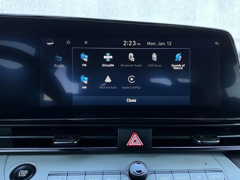 Used 2025 Hyundai Elantra Limited image 35