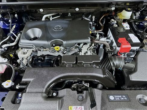 Used 2021 Toyota RAV4 XLE Premium image 23