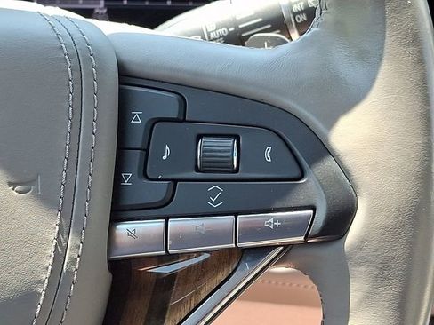 Used 2022 Cadillac Escalade Premium Luxury Platinum w/ Heavy-Duty Trailer Package AWD/4WD image 28