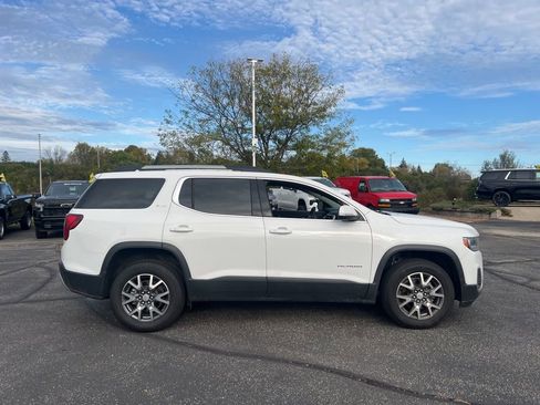 Used 2023 GMC Acadia SLT image 3