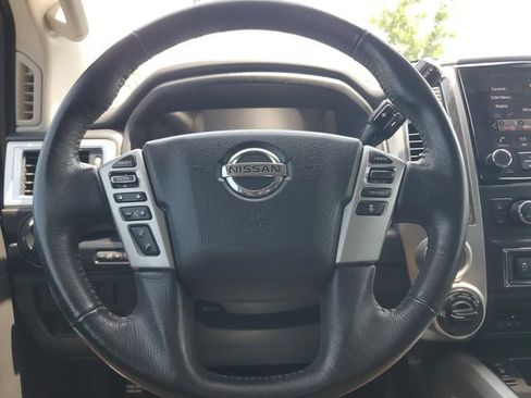 Used 2020 Nissan Titan SV w/ SV Convenience Package AWD/4WD image 25
