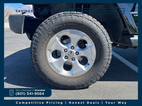 Used 2013 Jeep Wrangler Unlimited Sahara w/ Connectivity Group image 11