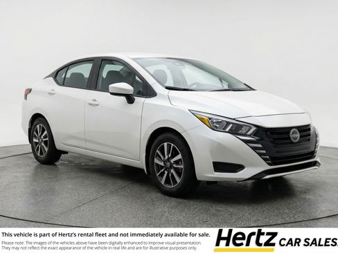 Used 2025 Nissan Versa SV image 1