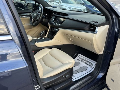 Used 2018 Cadillac XT5 FWD image 13