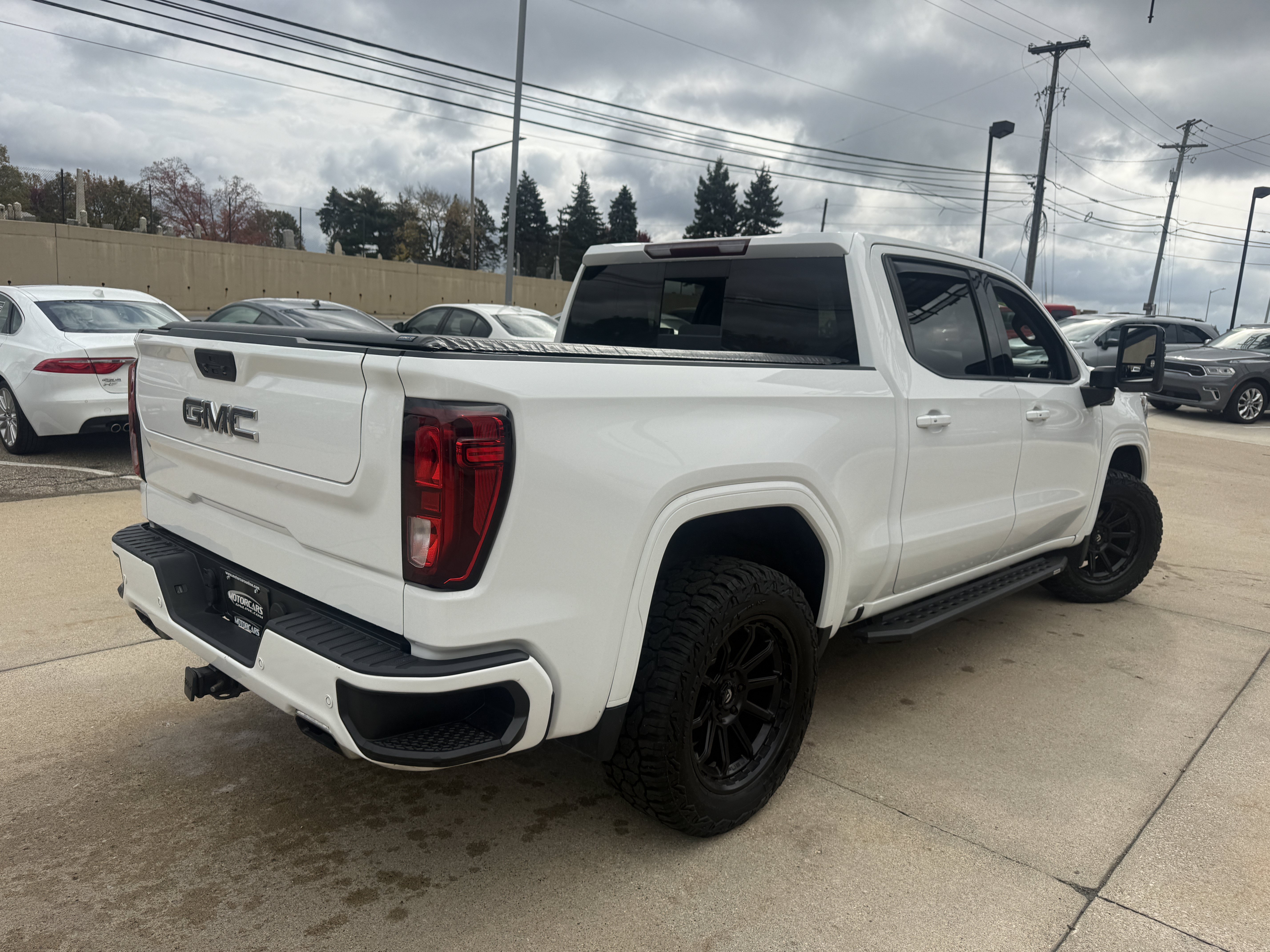 Used 2021 GMC Sierra 1500 Elevation w/ Preferred Package AWD/4WD image 2